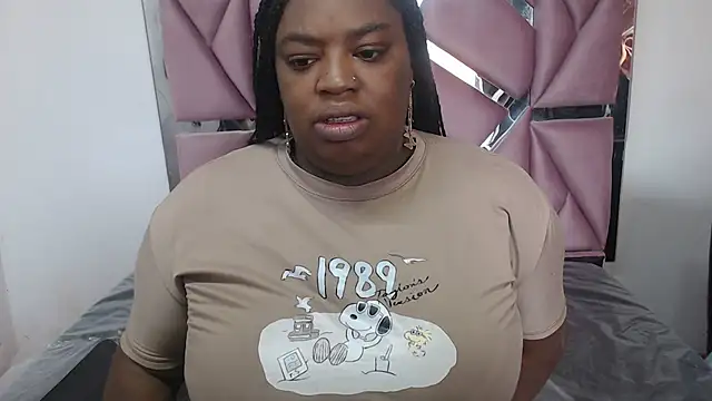 morenahott1 online show from September 26, 2025, 11:36 am