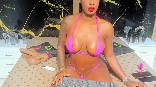 NahomyOwen online show from February 28, 2026, 12:28 pm