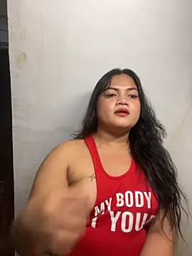 Snapshot of Moxie_Molly chatting on October 5, 2025, 3:10 pm Moxie Molly online show from October 5, 2025, 3:10 pm