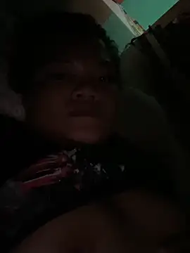 Snapshot of Moxie_Molly chatting on March 3, 2026, 12:11 pm Moxie Molly online show from March 3, 2026, 12:11 pm