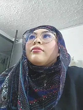 Hana    online show from April 16, 2026, 9:39 pm