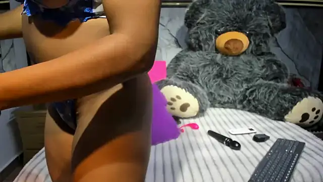 Niyirey1 online show from October 28, 2025, 12:19 pm