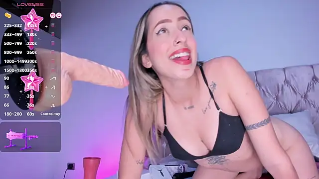 Snapshot of KloeePraga chatting on February 12, 2025, 2:45 am KloeePraga online show from February 12, 2025, 2:45 am