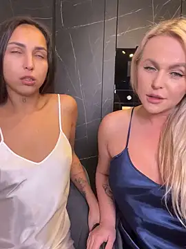 Snapshot of Keep_us_wild chatting on December 14, 2024, 7:18 am Keep us wild online show from December 14, 2024, 7:18 am