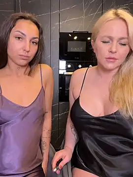 Snapshot of Keep_us_wild chatting on March 21, 2025, 4:28 am Keep us wild online show from March 21, 2025, 4:28 am