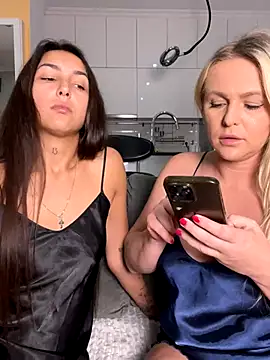 Snapshot of Keep_us_wild chatting on September 28, 2025, 11:26 am Keep us wild online show from September 28, 2025, 11:26 am