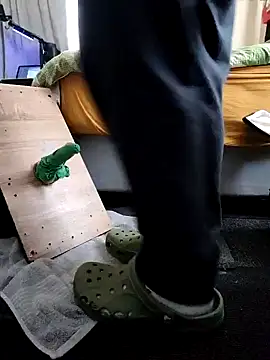 Snapshot of TheTree13 chatting on March 24, 2026, 12:48 am TheTree13 online show from March 24, 2026, 12:48 am