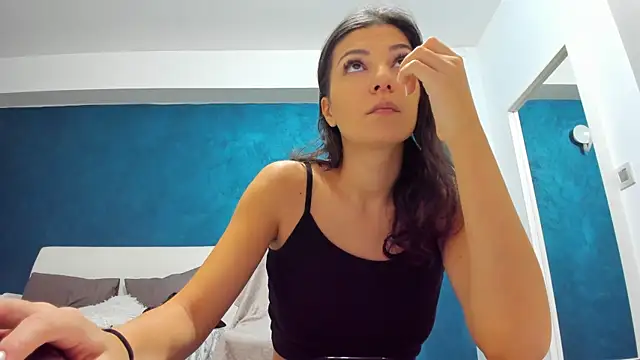 Anna Lewis online show from January 5, 2025, 6:35 am