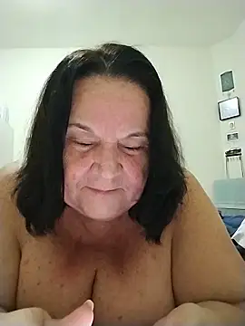 Yaya Mineira online show from April 15, 2026, 2:51 am