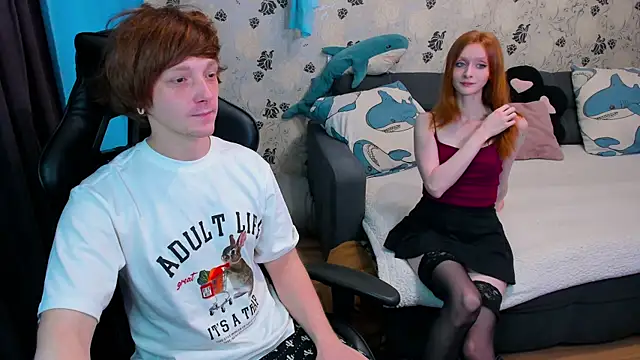 Snapshot of lakmsrrrmrrr chatting on December 14, 2025, 10:42 am lakmsrrrmrrr online show from December 14, 2025, 10:42 am