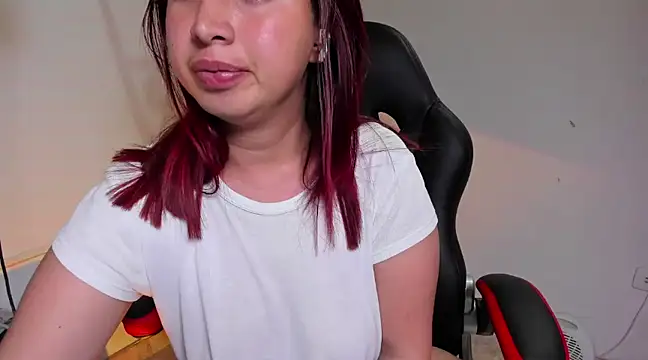 madelaine blosson online show from February 22, 2025, 6:39 am