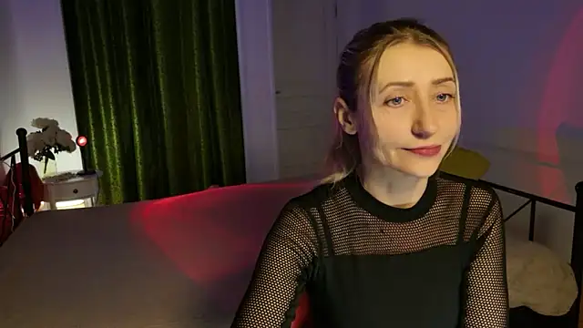 Snapshot of ZoeGrant chatting on May 3, 2026, 7:42 pm ZoeGrant online show from May 3, 2026, 7:42 pm