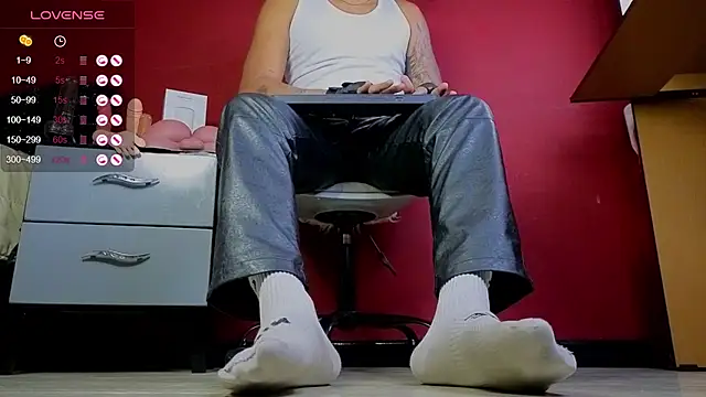 TomLover 12 online show from December 1, 2025, 12:48 am