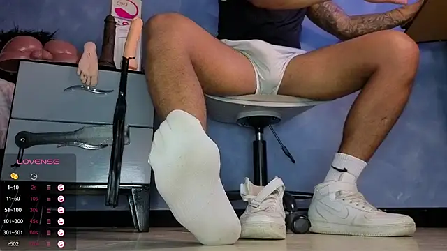 TomLover 12 online show from March 29, 2026, 10:54 pm