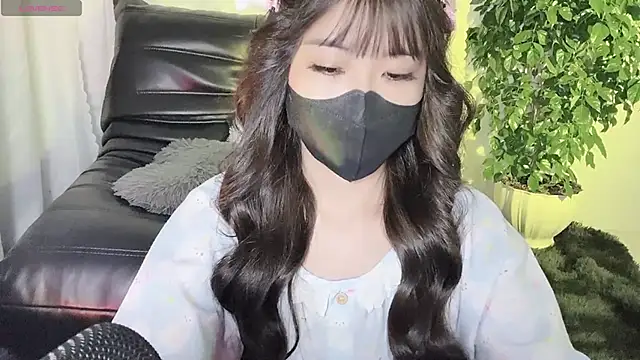 Snapshot of Mya_Lee chatting on December 8, 2024, 4:39 pm Mya Lee online show from December 8, 2024, 4:39 pm