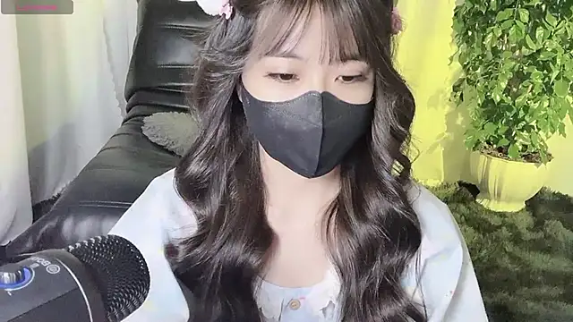 Snapshot of Mya_Lee chatting on December 8, 2024, 7:43 pm Mya Lee online show from December 8, 2024, 7:43 pm