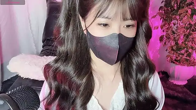 Snapshot of Mya_Lee chatting on December 10, 2024, 7:11 pm Mya Lee online show from December 10, 2024, 7:11 pm