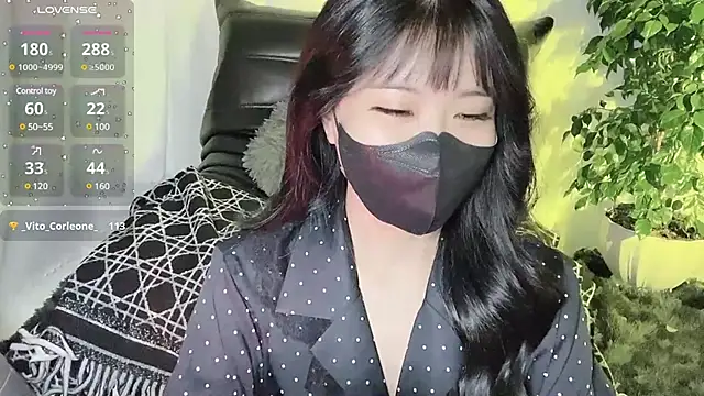 Snapshot of Mya_Lee chatting on December 23, 2024, 9:51 pm Mya Lee online show from December 23, 2024, 9:51 pm