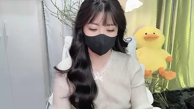 Snapshot of Mya_Lee chatting on January 20, 2025, 2:03 pm Mya Lee online show from January 20, 2025, 2:03 pm