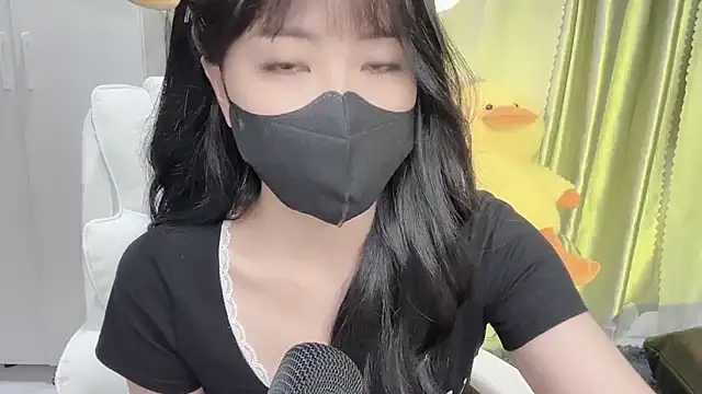 Snapshot of Mya_Lee chatting on February 14, 2025, 7:33 pm Mya Lee online show from February 14, 2025, 7:33 pm