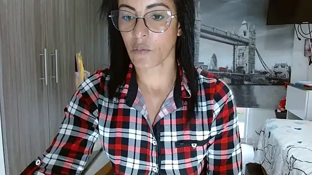 kateleyagrey online show from February 3, 2025, 10:43 pm