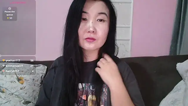 Snapshot of Bet_Lu chatting on November 17, 2025, 8:20 am Bet Lu online show from November 17, 2025, 8:20 am