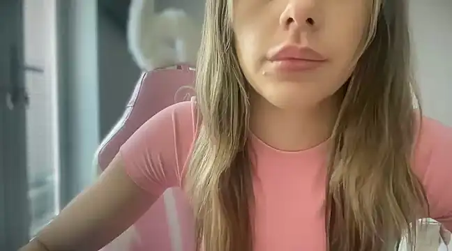 Snapshot of Lillymariee chatting on January 3, 2025, 2:51 pm Lillymariee online show from January 3, 2025, 2:51 pm