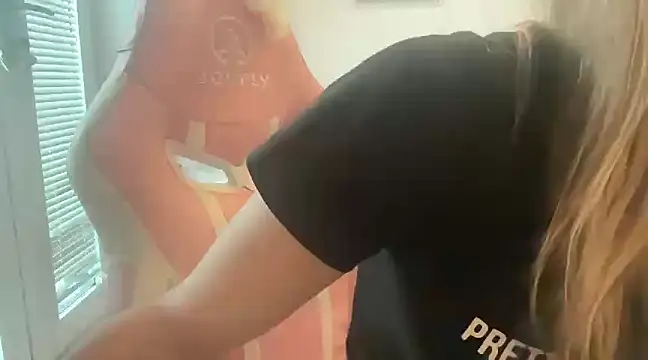 Snapshot of Lillymariee chatting on February 25, 2025, 2:54 pm Lillymariee online show from February 25, 2025, 2:54 pm