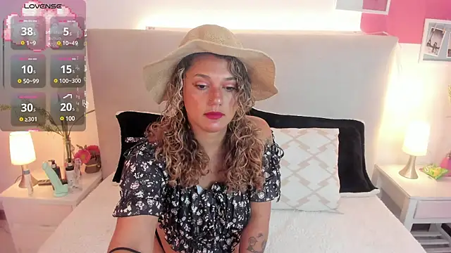 Snapshot of Sofii_Diaz chatting on March 13, 2025, 6:45 pm Sofii Diaz online show from March 13, 2025, 6:45 pm