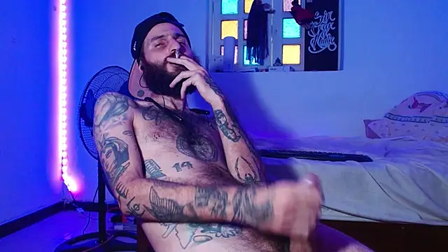 Tatted21xxx online show from October 23, 2025, 9:13 pm