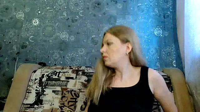 Snapshot of BlondeFox chatting on April 26, 2026, 2:20 am BlondeFox online show from April 26, 2026, 2:20 am