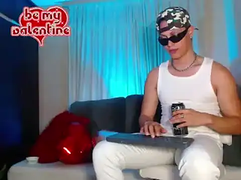 Snapshot of DavidNeill chatting on February 15, 2025, 8:44 am DavidNeill online show from February 15, 2025, 8:44 am