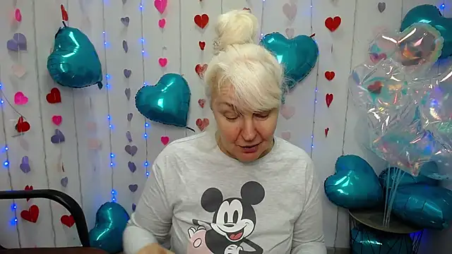 Snapshot of BlondyLeeBest chatting on February 1, 2025, 7:34 pm BlondyLeeBest online show from February 1, 2025, 7:34 pm