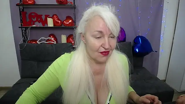 Snapshot of BlondyLeeBest chatting on March 2, 2025, 10:16 pm BlondyLeeBest online show from March 2, 2025, 10:16 pm