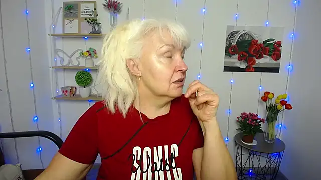 Snapshot of BlondyLeeBest chatting on March 14, 2025, 7:12 pm BlondyLeeBest online show from March 14, 2025, 7:12 pm