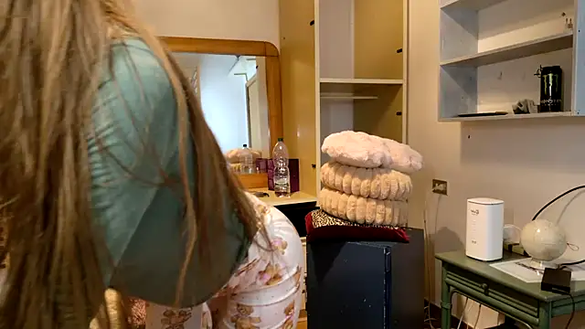 Snapshot of Miaelis chatting on March 13, 2026, 5:08 pm Miaelis online show from March 13, 2026, 5:08 pm