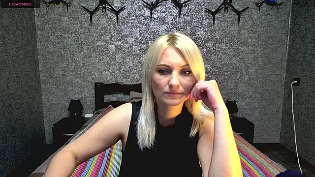 annagreeneyess online show from May 24, 2026, 11:04 am