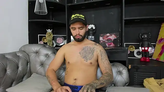 matteosantos online show from February 25, 2025, 2:33 pm