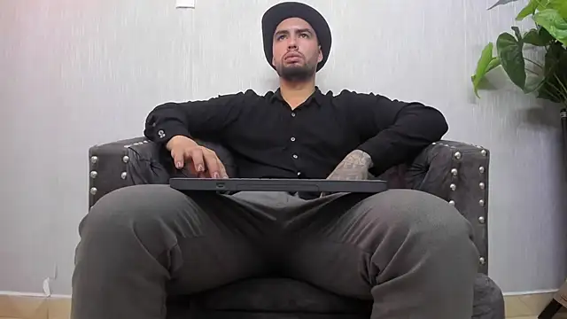 matteosantos online show from February 28, 2025, 2:53 pm