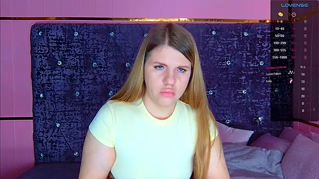 NoraBigAss online show from May 26, 2026, 1:34 am