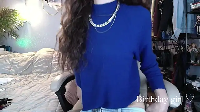 NicoleCortez online show from December 1, 2025, 10:37 pm