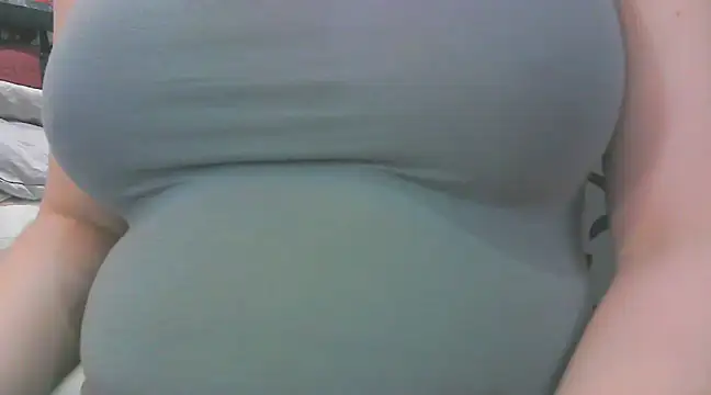 Snapshot of keepmepregnantT chatting on March 9, 2025, 9:35 am keepmepregnantT online show from March 9, 2025, 9:35 am