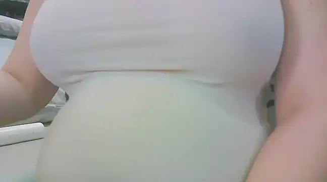 Snapshot of keepmepregnantT chatting on March 13, 2025, 8:37 am keepmepregnantT online show from March 13, 2025, 8:37 am