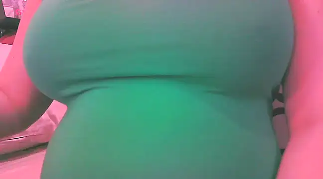 Snapshot of keepmepregnantT chatting on March 18, 2025, 12:14 pm keepmepregnantT online show from March 18, 2025, 12:14 pm