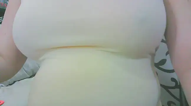 Snapshot of keepmepregnantT chatting on March 21, 2025, 8:39 am keepmepregnantT online show from March 21, 2025, 8:39 am