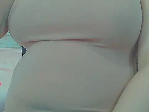 Snapshot of keepmepregnantT chatting on February 3, 2026, 12:32 pm keepmepregnantT online show from February 3, 2026, 12:32 pm