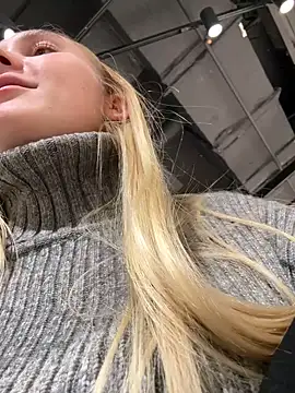 MariaTull online show from December 14, 2024, 3:47 pm