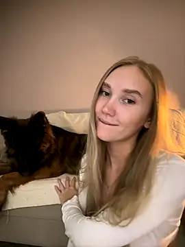 MariaTull online show from October 13, 2025, 5:24 pm