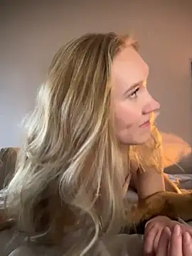 MariaTull online show from October 19, 2025, 11:33 am