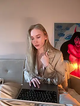 MariaTull online show from June 4, 2026, 4:46 pm